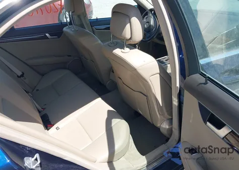 2013 Mercedes-Benz C 300 Luxury 4Matic/Sport 4Matic из США, поврежденный, VIN WDDGF8AB7DR278526